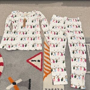 SpearmintLOVE Festive Lights Kids Pajamas 6T